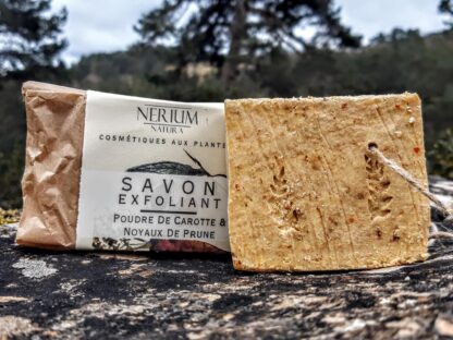 Savon Poudre de Carotte & Poudre de Noyaux de Prune